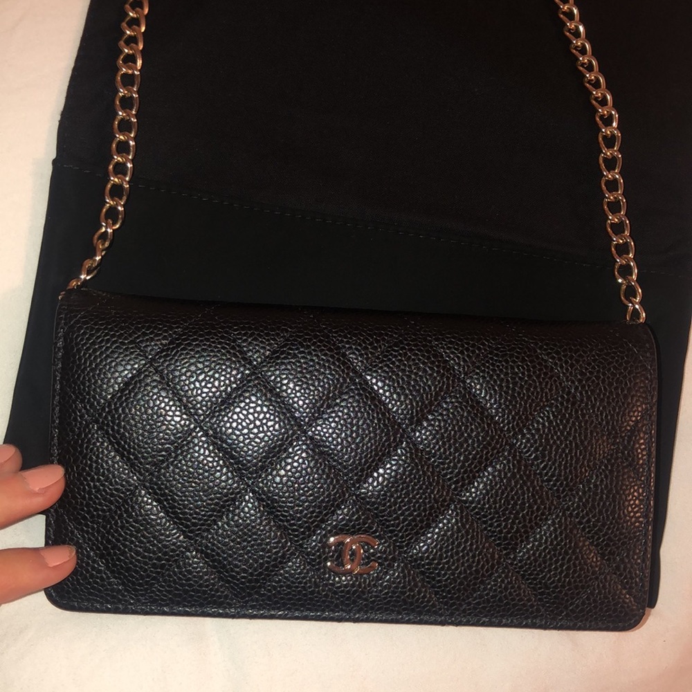 Chanel Caviar Quilted Yen Wallet - Picture 12 of 16